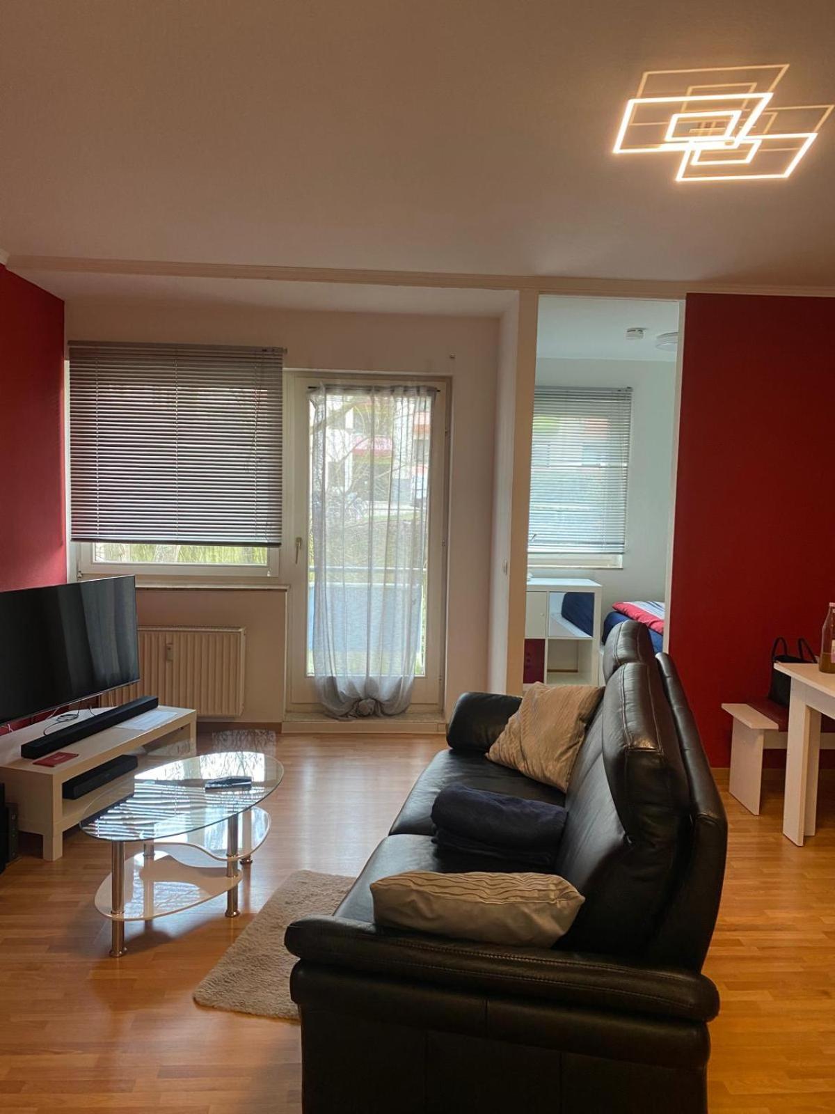 Zwei Zimmer Appartment Mit Balkon Und Stellplatz Voll Moebliert 트리어 외부 사진
