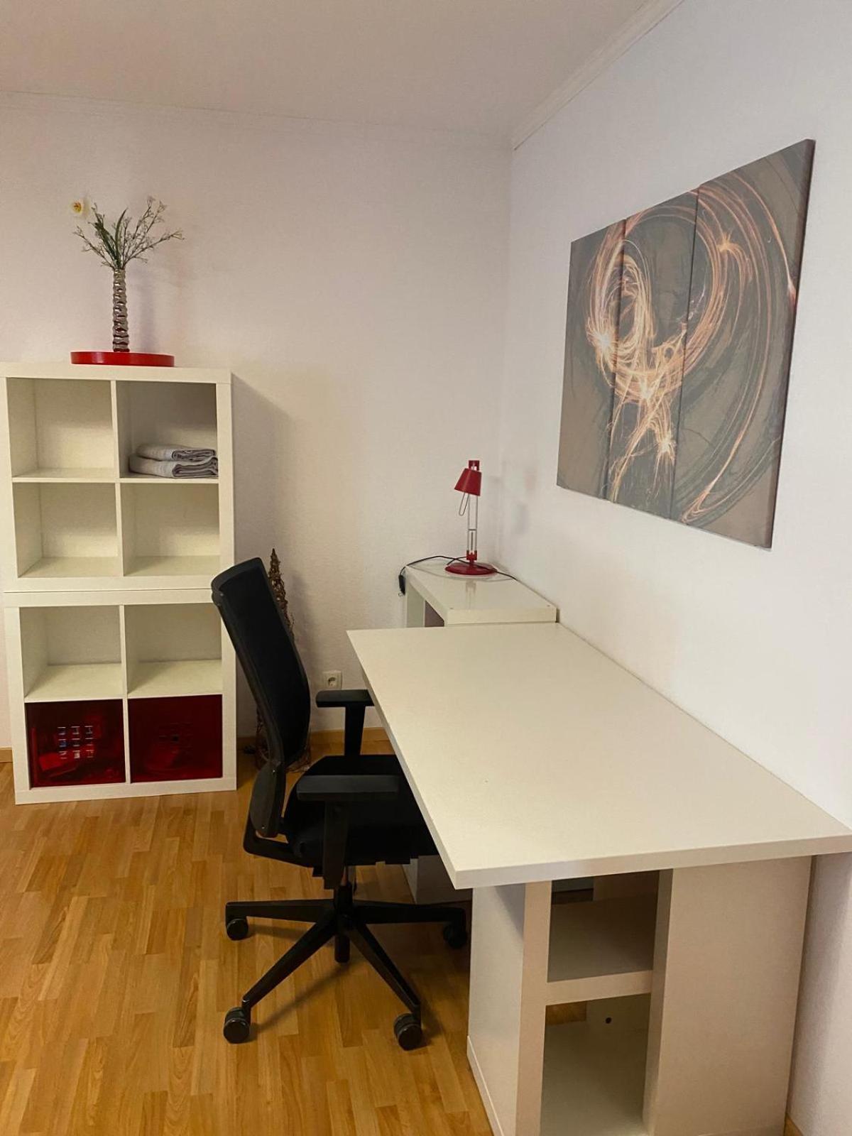 Zwei Zimmer Appartment Mit Balkon Und Stellplatz Voll Moebliert 트리어 외부 사진