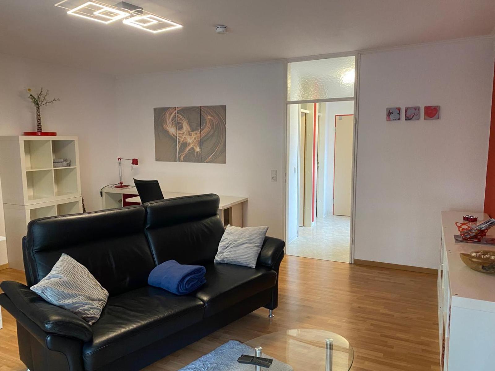 Zwei Zimmer Appartment Mit Balkon Und Stellplatz Voll Moebliert 트리어 외부 사진